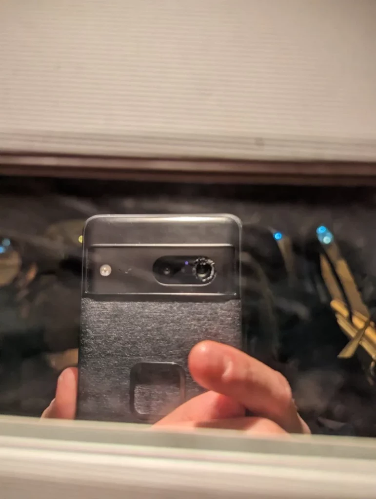 image 63 - Google Pixel 7 users complain about cracking camera glass