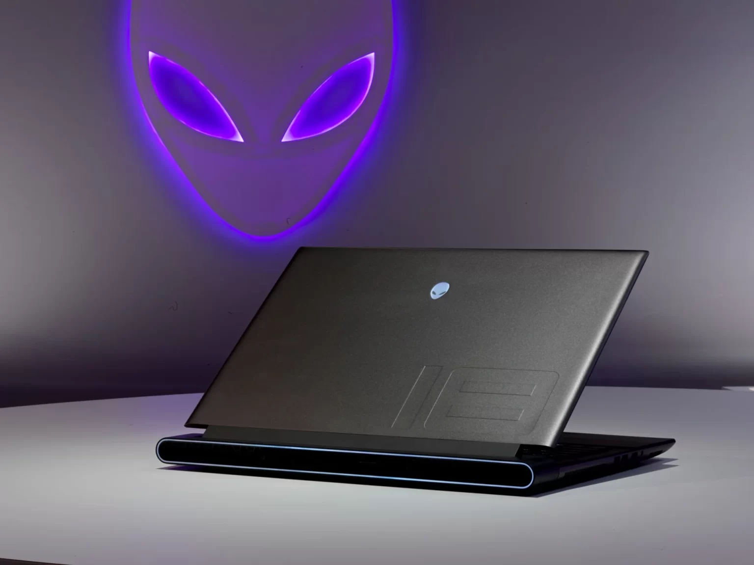 alienware m18 1536x1151 - Dell Alienware M18 and M16 gaming Laptops Launched at CES 2023