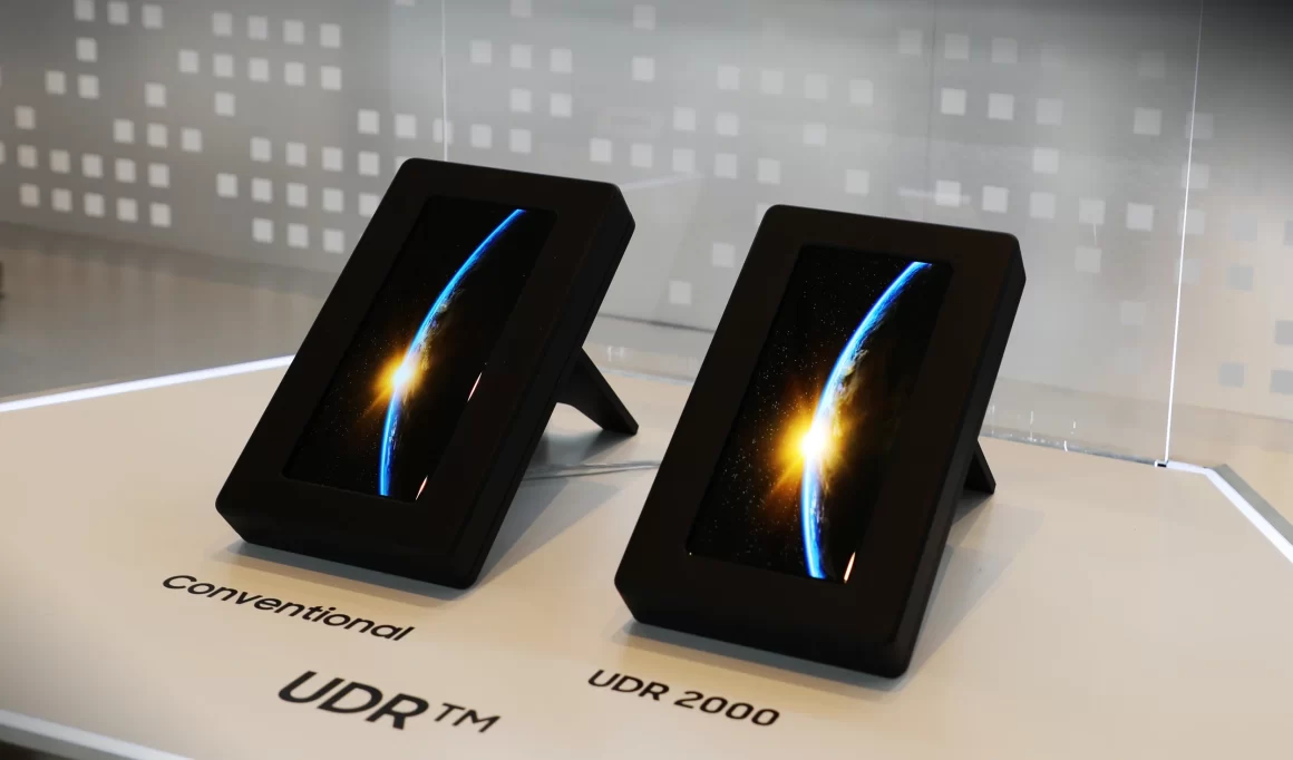 20230105 1 2 1160x682 - At CES 2023, Samsung unveils a 2,000-nit smartphone display